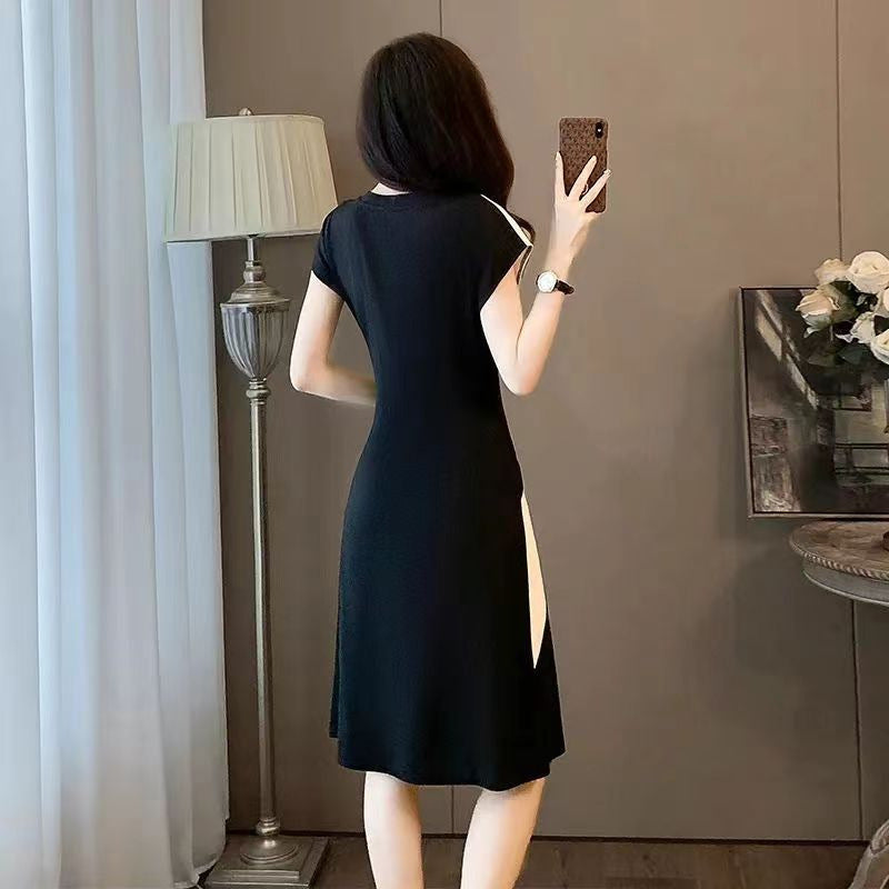 Temperamentvolles, tailliertes, schlankmachendes Freizeitkleid