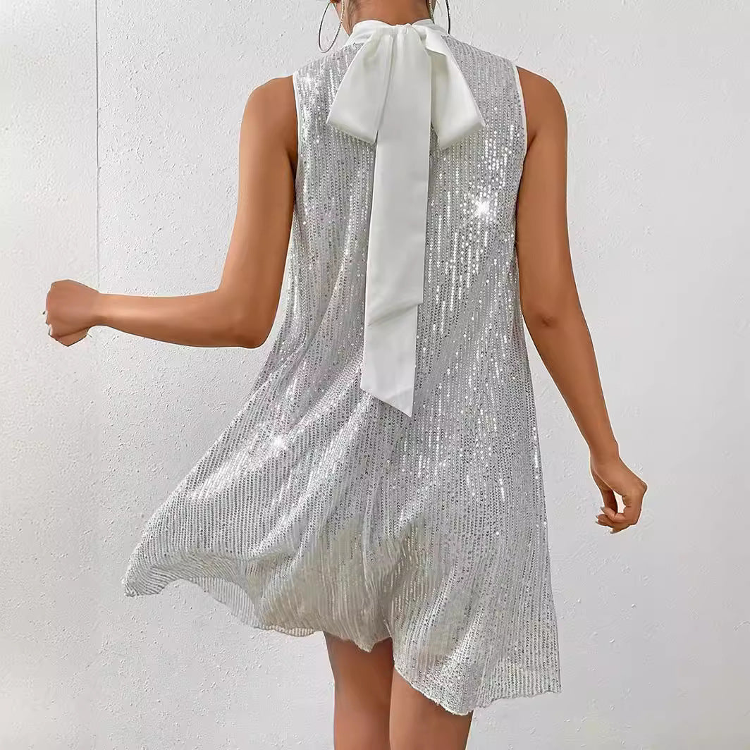 Pailletten glänzendes ärmelloses Pulloverkleid