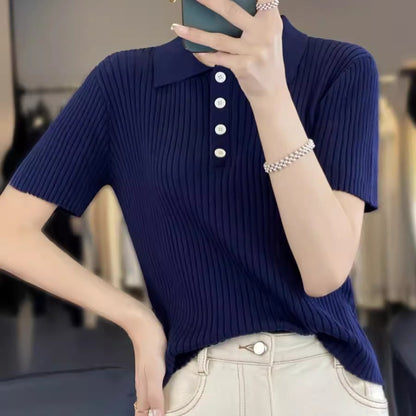 Marineblaues, hohl gestreiftes Kurzarm Polo-Shirt